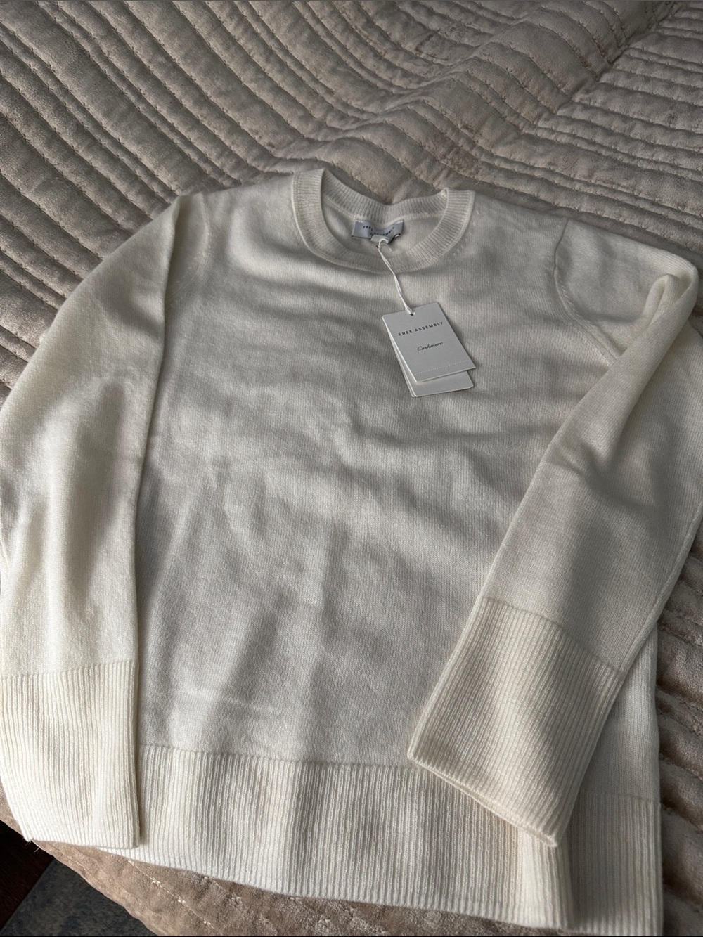 FREE ASSEMBLY CASHMERE Ivory Crewneck Sweater
